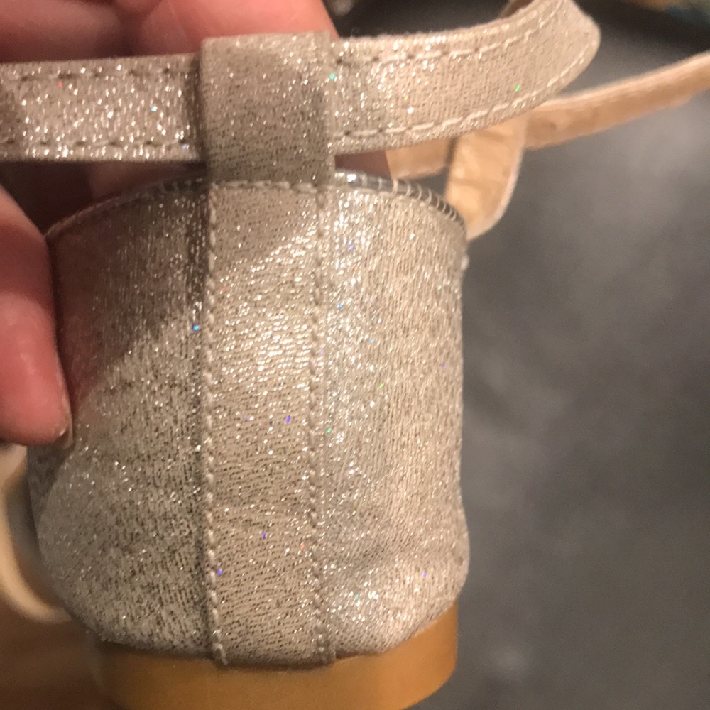 adorable little shoes - Picture 6 of 8